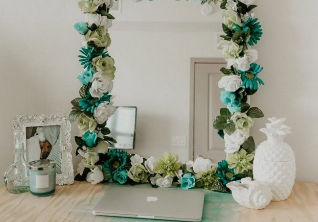 11 DIY Flower Mirror Ideas Image