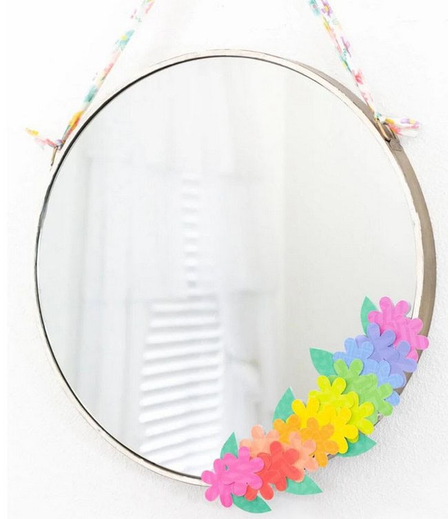 11 DIY Flower Mirror Ideas Image