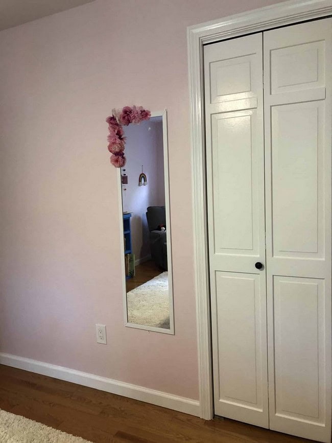 11 DIY Flower Mirror Ideas Image