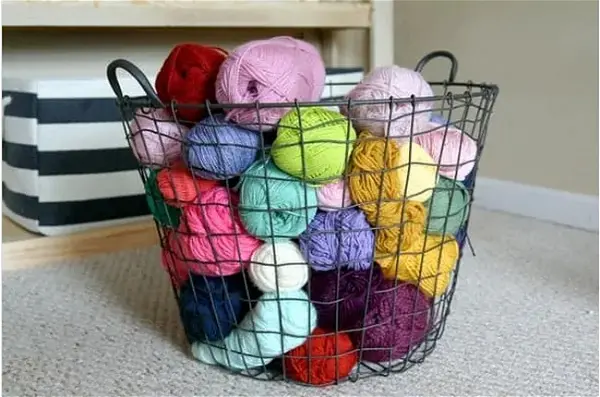 10 DIY Yarn Holder Ideas Image