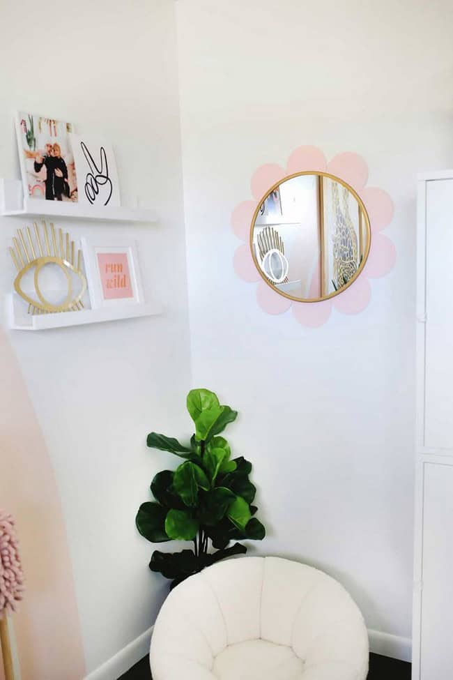 11 DIY Flower Mirror Ideas Image