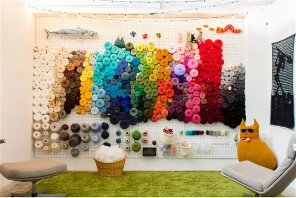 10 DIY Yarn Holder Ideas Image