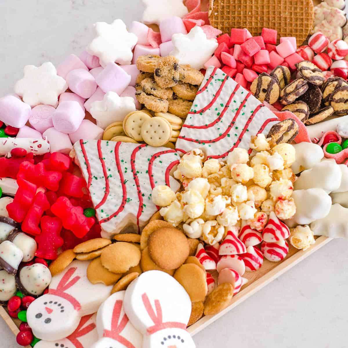 22 Christmas Charcuterie Board Ideas Image