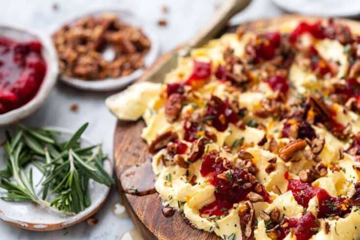 22 Christmas Charcuterie Board Ideas Image